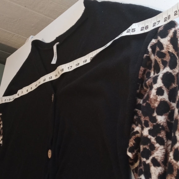 Lilypad super soft cardigan cheetah print large - Picture 10 of 12